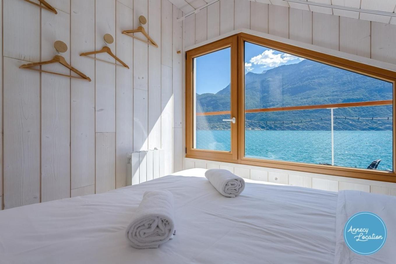 Chalet Coquillage Waterfront Escape On Lake Doussard Eksteriør bilde